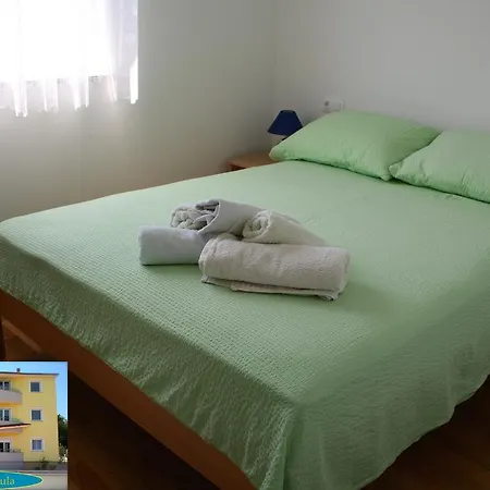 Yellow House Pula Room photo